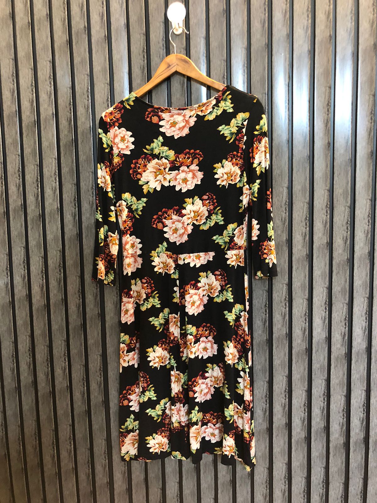 Chest 19  Lenght 38  Fabric jersey Modern Western Fashion Top