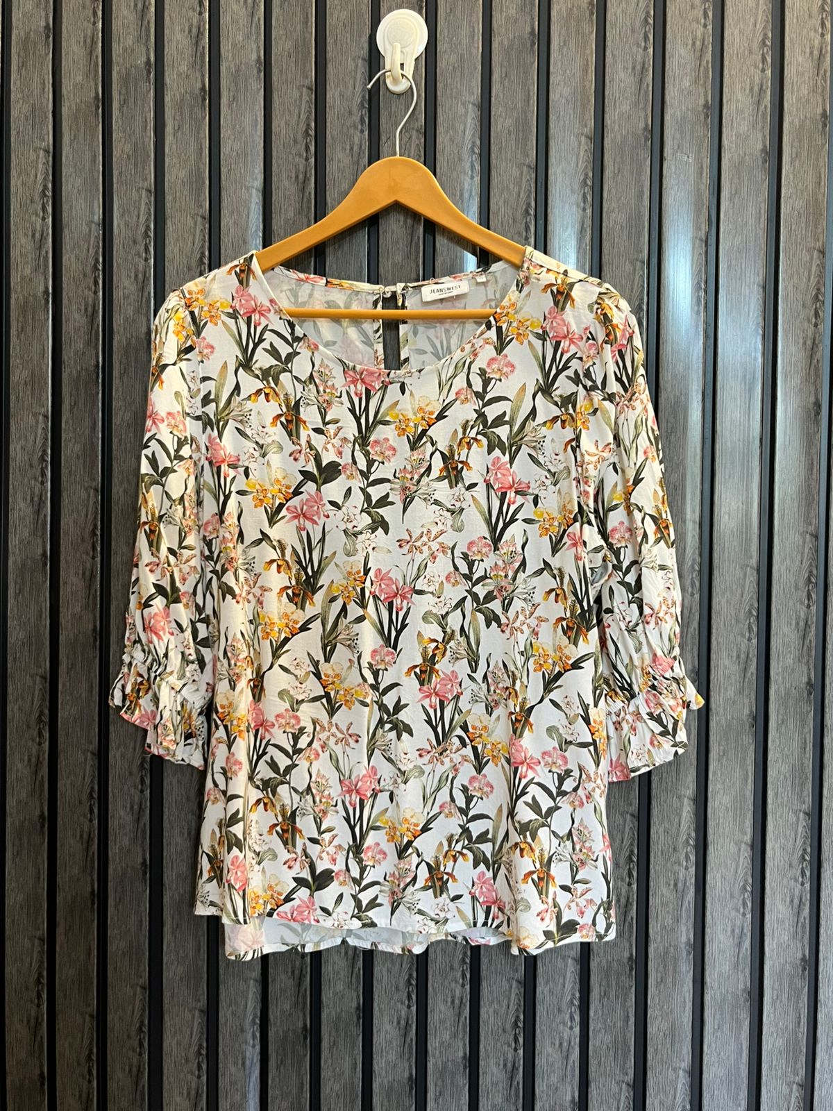 Chest 19  Lenght 23 to 24  Fabric linen Women's Casual Western Top