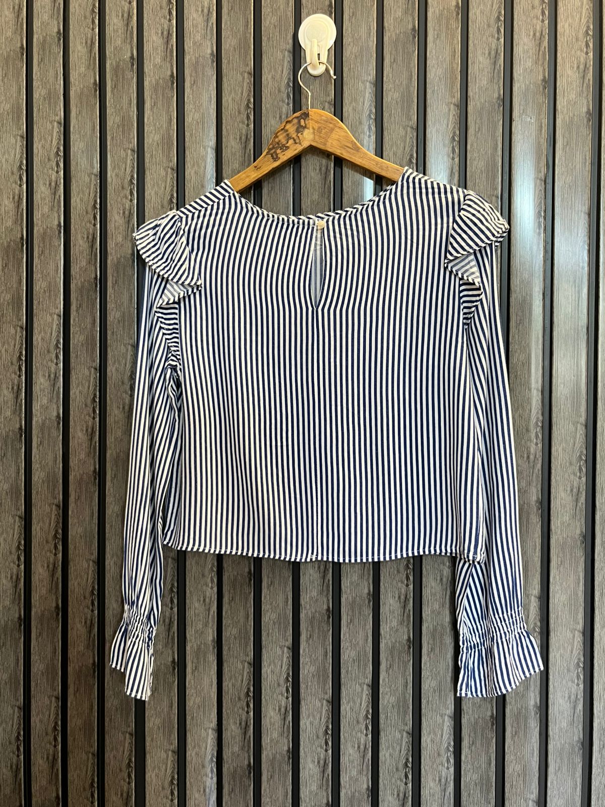 Chest 17  Lenght 18  Fabric linen Women's Slim Fit Crop Top
