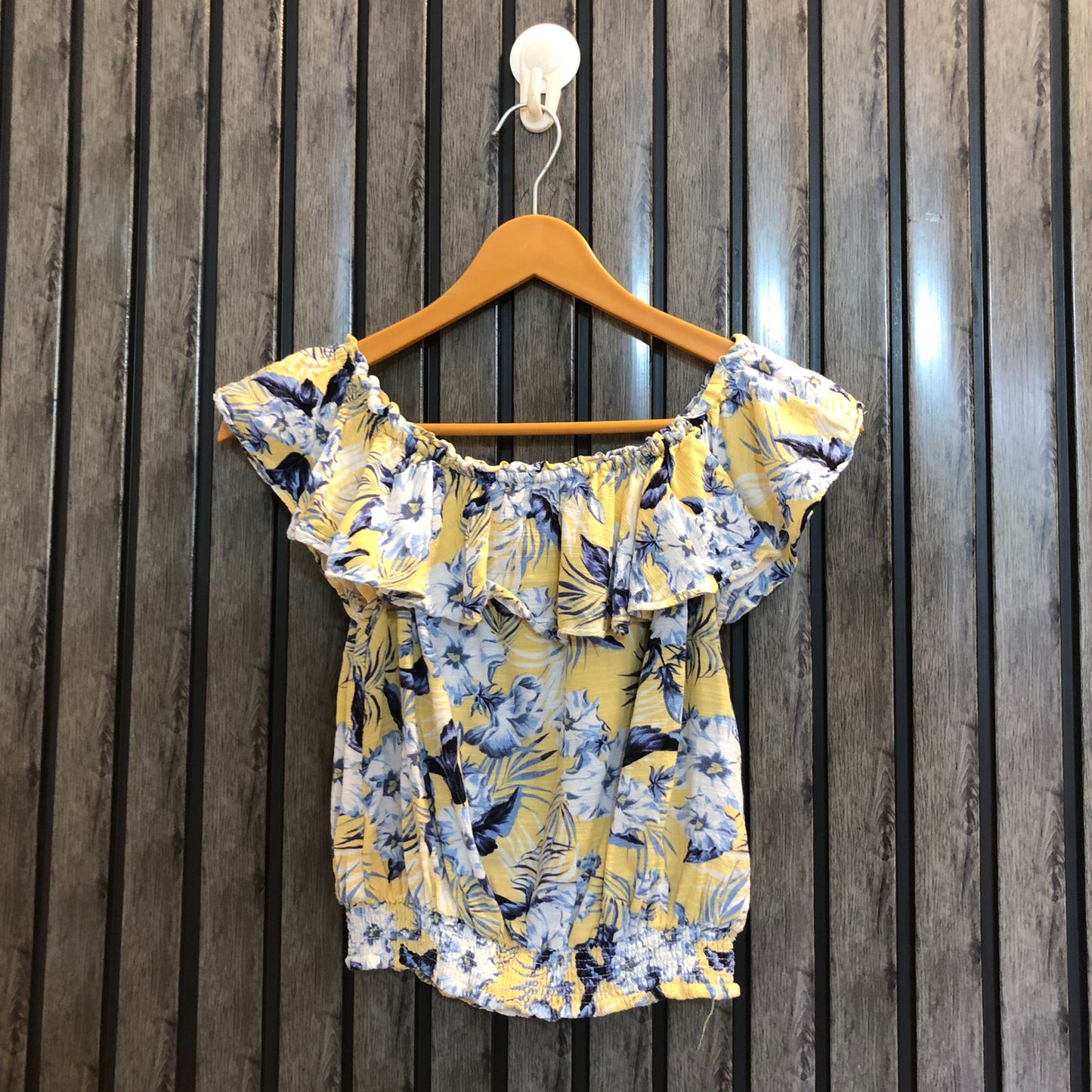 Chest 16  Lenght 14  Fabric jersey Branded Women's Fashion Top