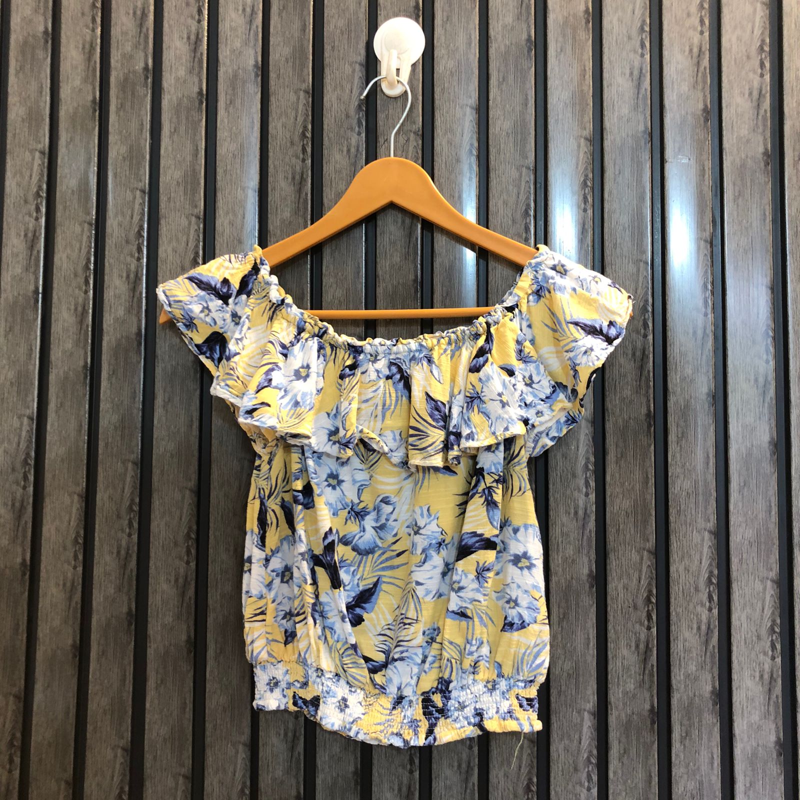 Chest 16  Lenght 14  Fabric jersey Branded Women's Fashion Top