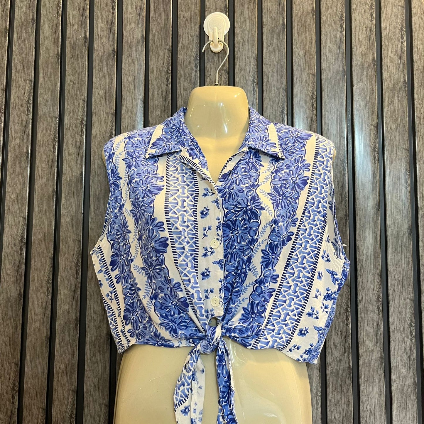 Chest 20  Lenght 15  Fabric linen Women's Trend Collection Crop Top