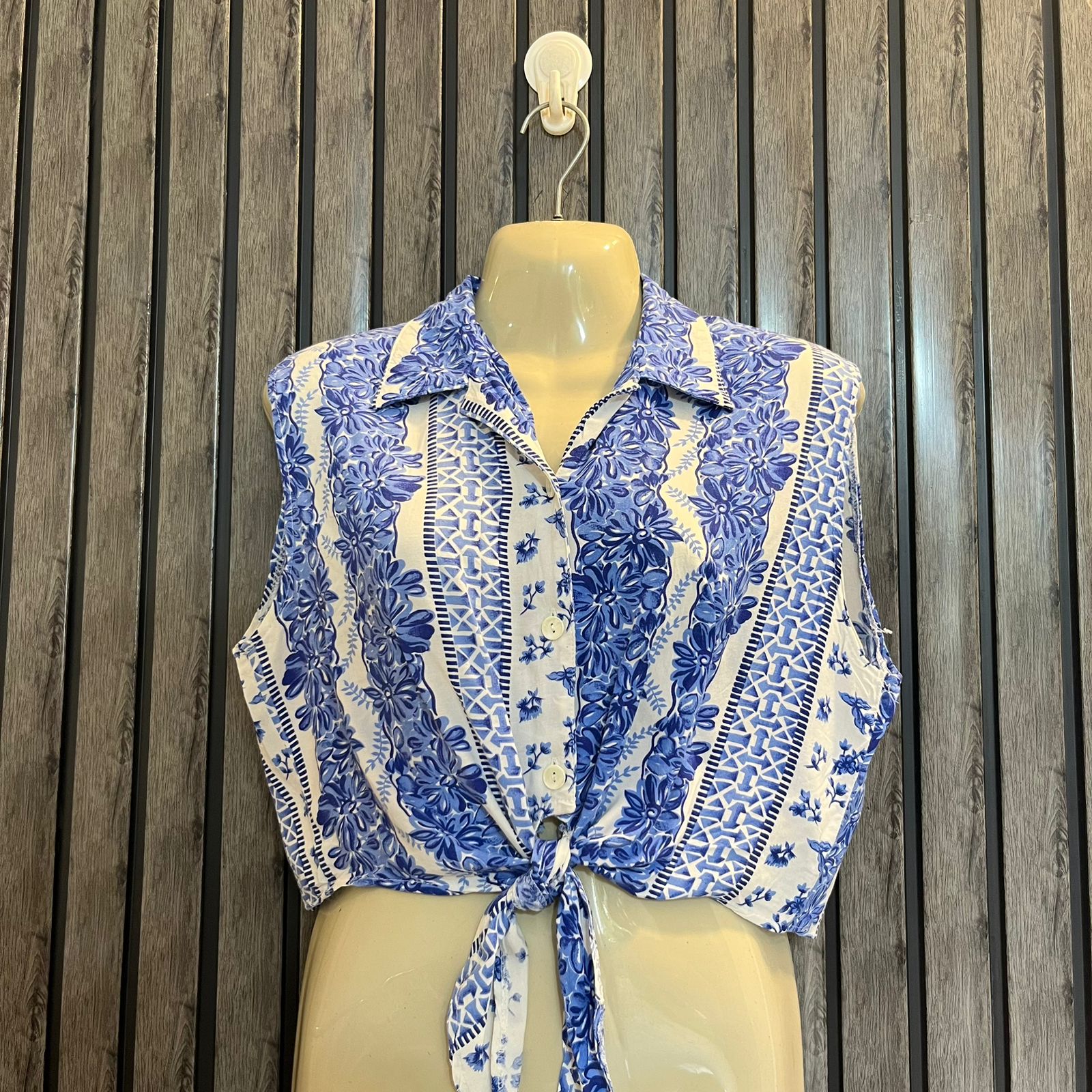 Chest 20  Lenght 15  Fabric linen Women's Trend Collection Crop Top