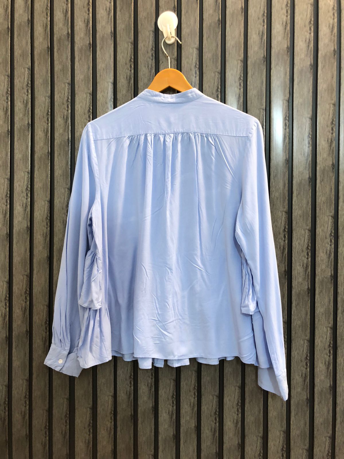 Chest 20  Lenght 23  Fabric linen Fashionable Branded Long Sleeve Top for Women