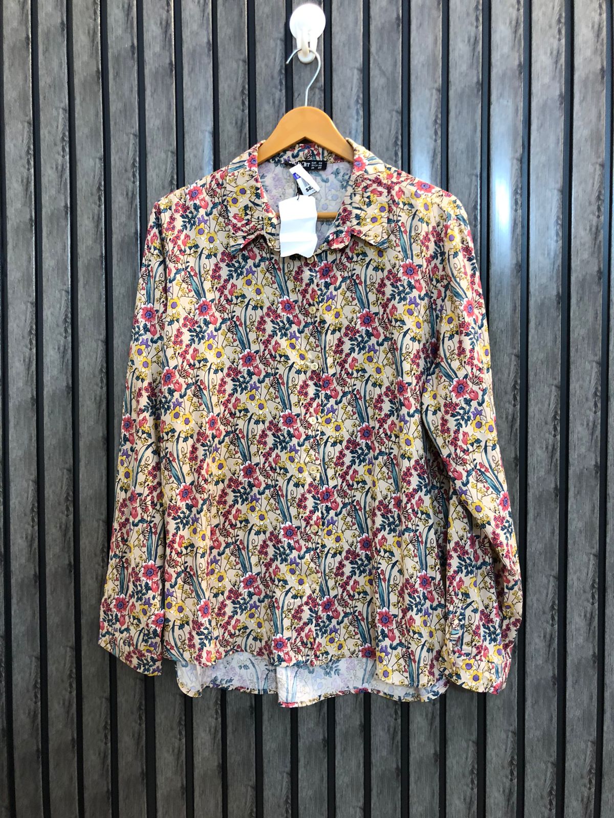 Chest 21  Lenght 26 to 28  Fabric linen Modern Women's Full Sleeve Designer Top