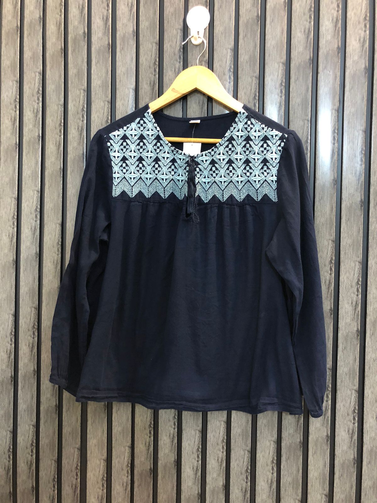 Chest 20  Lenght 23  Fabric Cotton Women's Fashionable Everyday Top