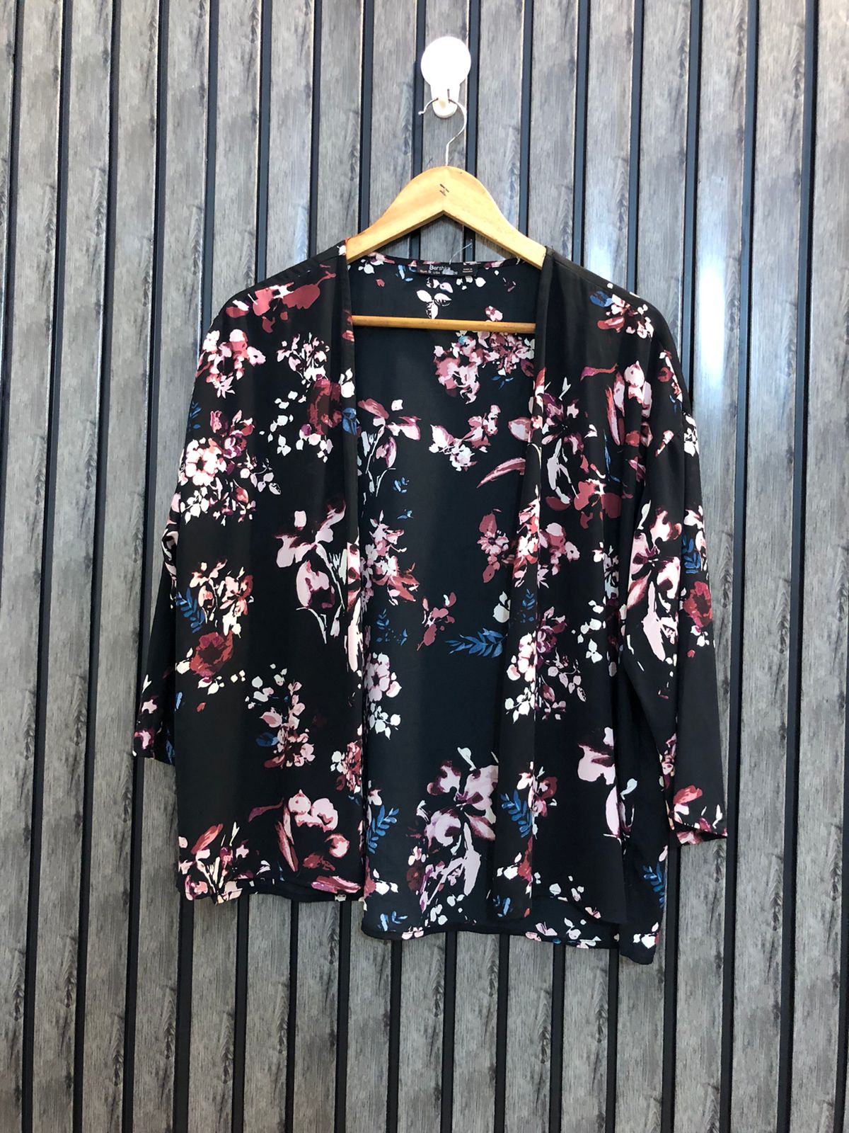 Chest Small  Length 22 To 24  Fabric Chiffon Women's Contemporary Shrug