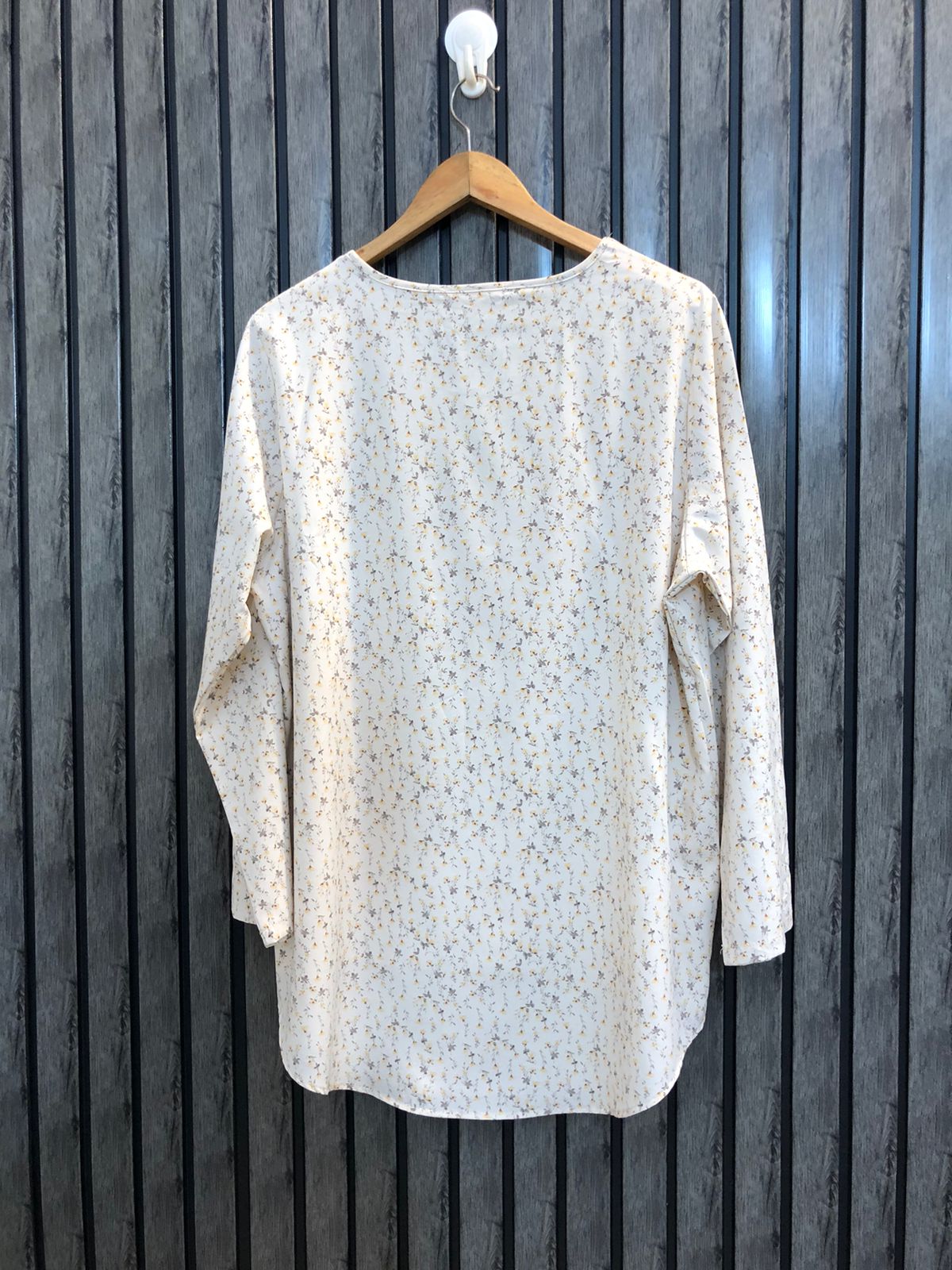 Chest 21  Length 30  Fabric Silk Women's Trendy Tops Collection