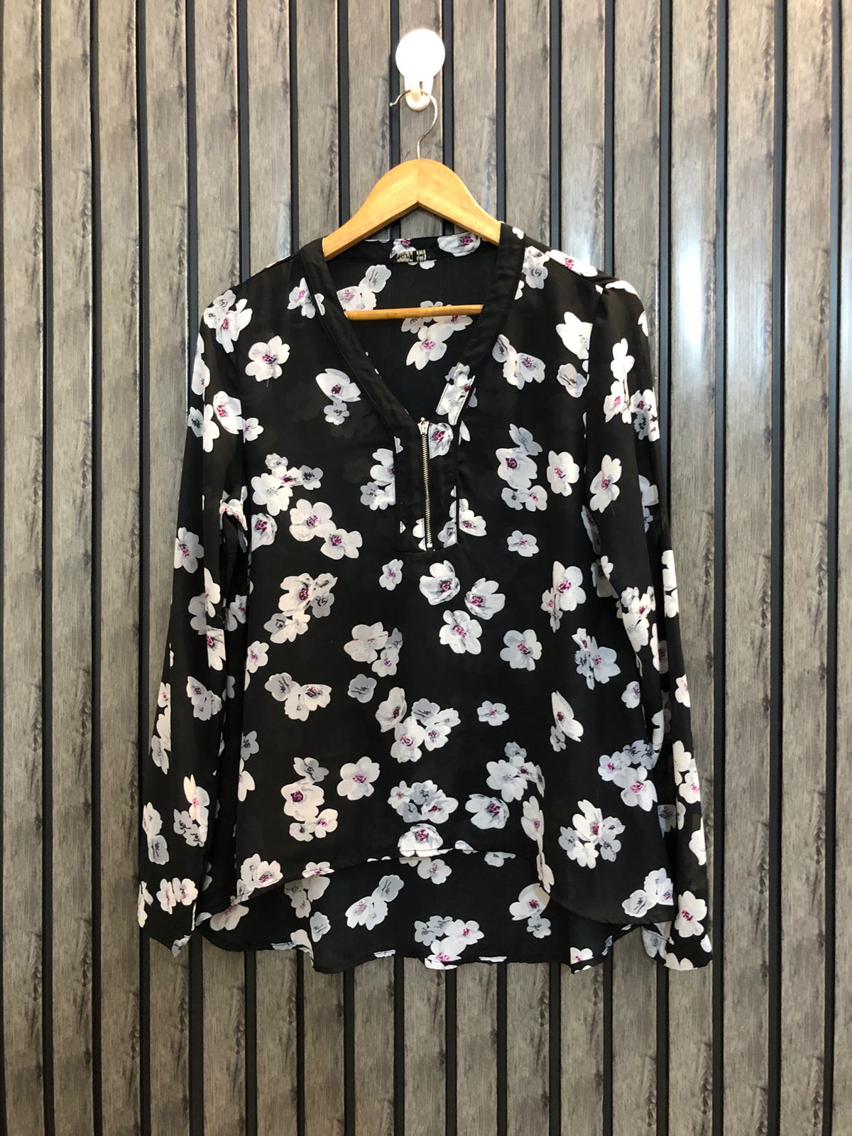 Chest 18  Length 22 To 27  Fabric Chiffon Women's Everyday Full Sleeves Tops
