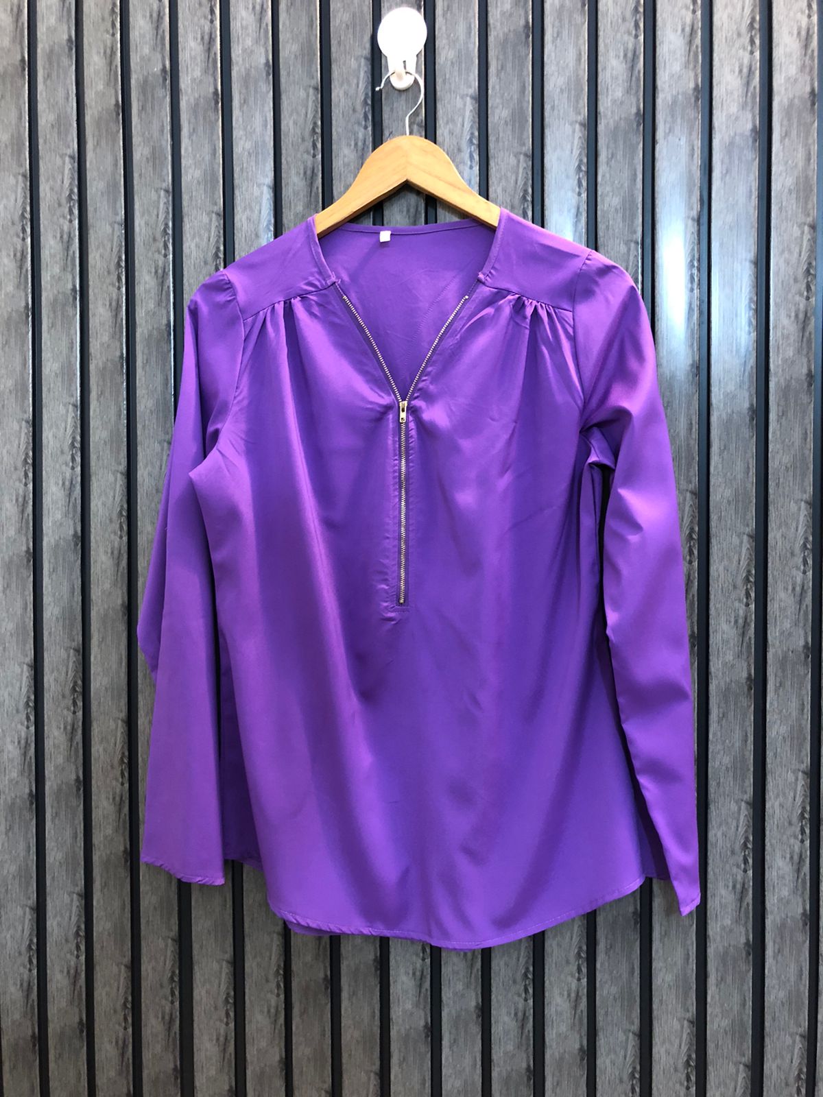 Chest 18  Length 27  Fabric Silk Branded Women's Full Sleeves Tops