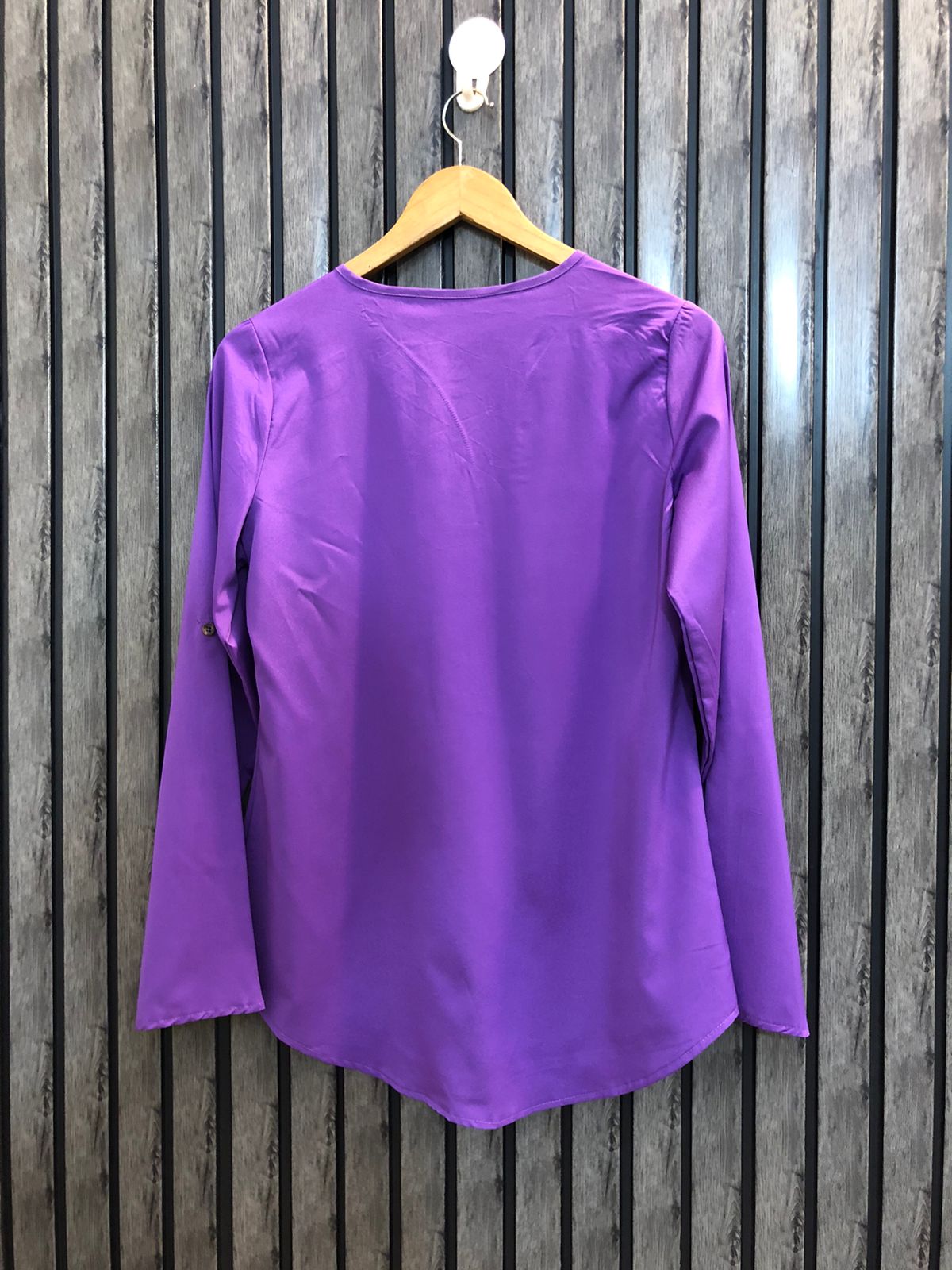Chest 18  Length 27  Fabric Silk Branded Women's Full Sleeves Tops