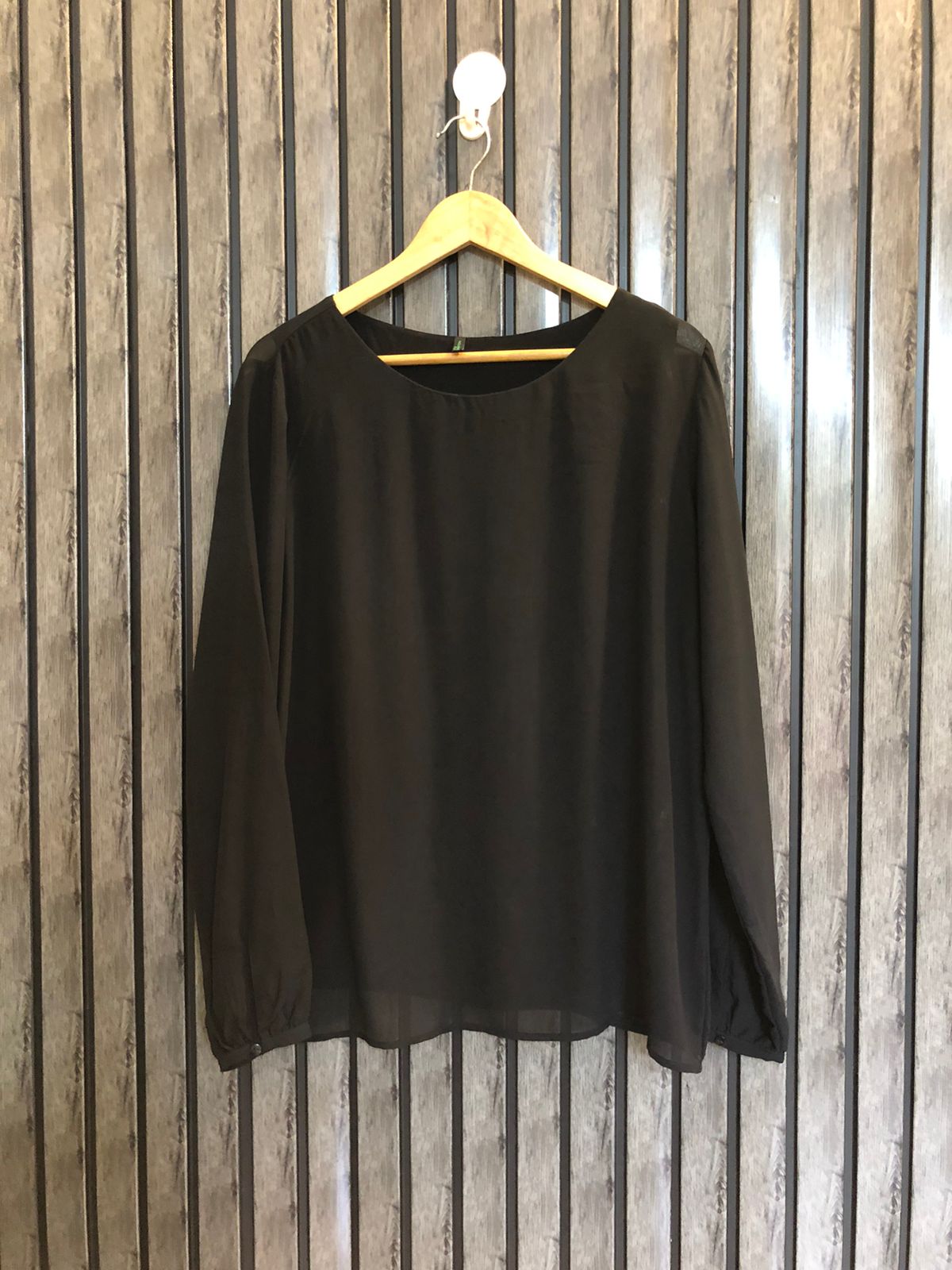 Chest 20  Lenght 25  Fabric chiffon Trendy Women's Branded Long Sleeve Top