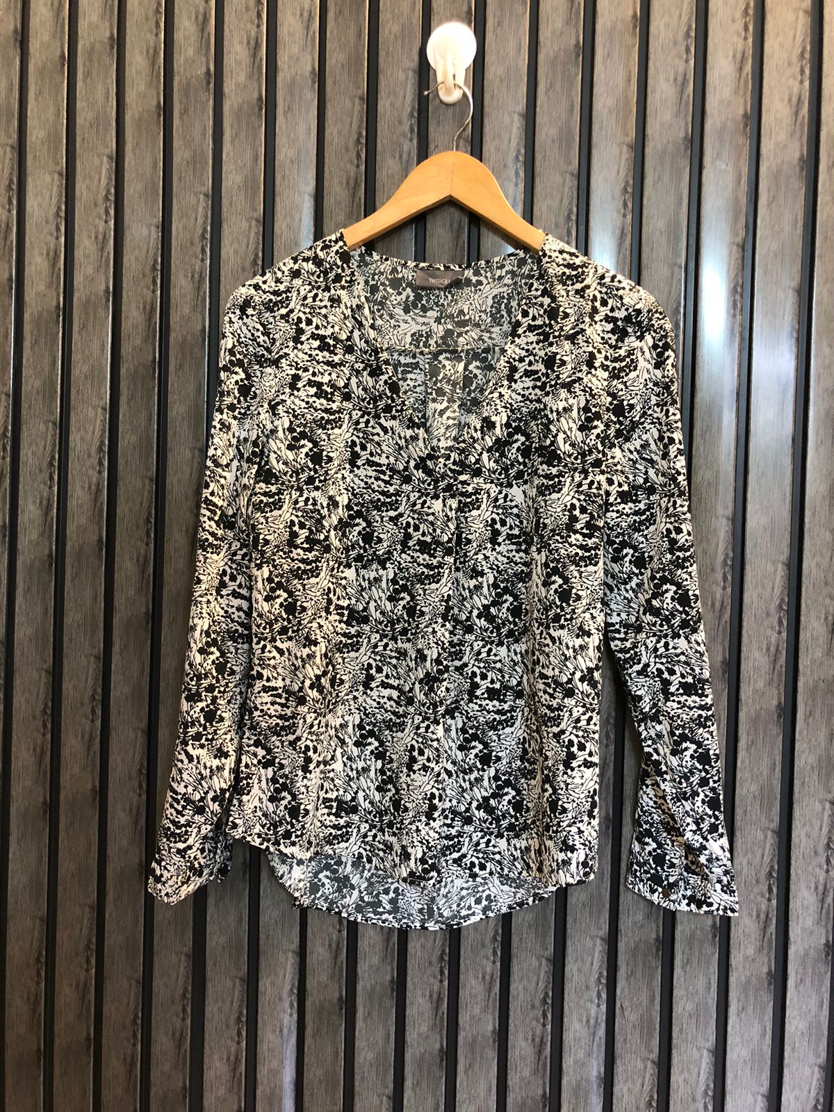 Chest 17  Lenght 23 to 24  Fabric silk Stylish Western Wear Full Sleeve Top