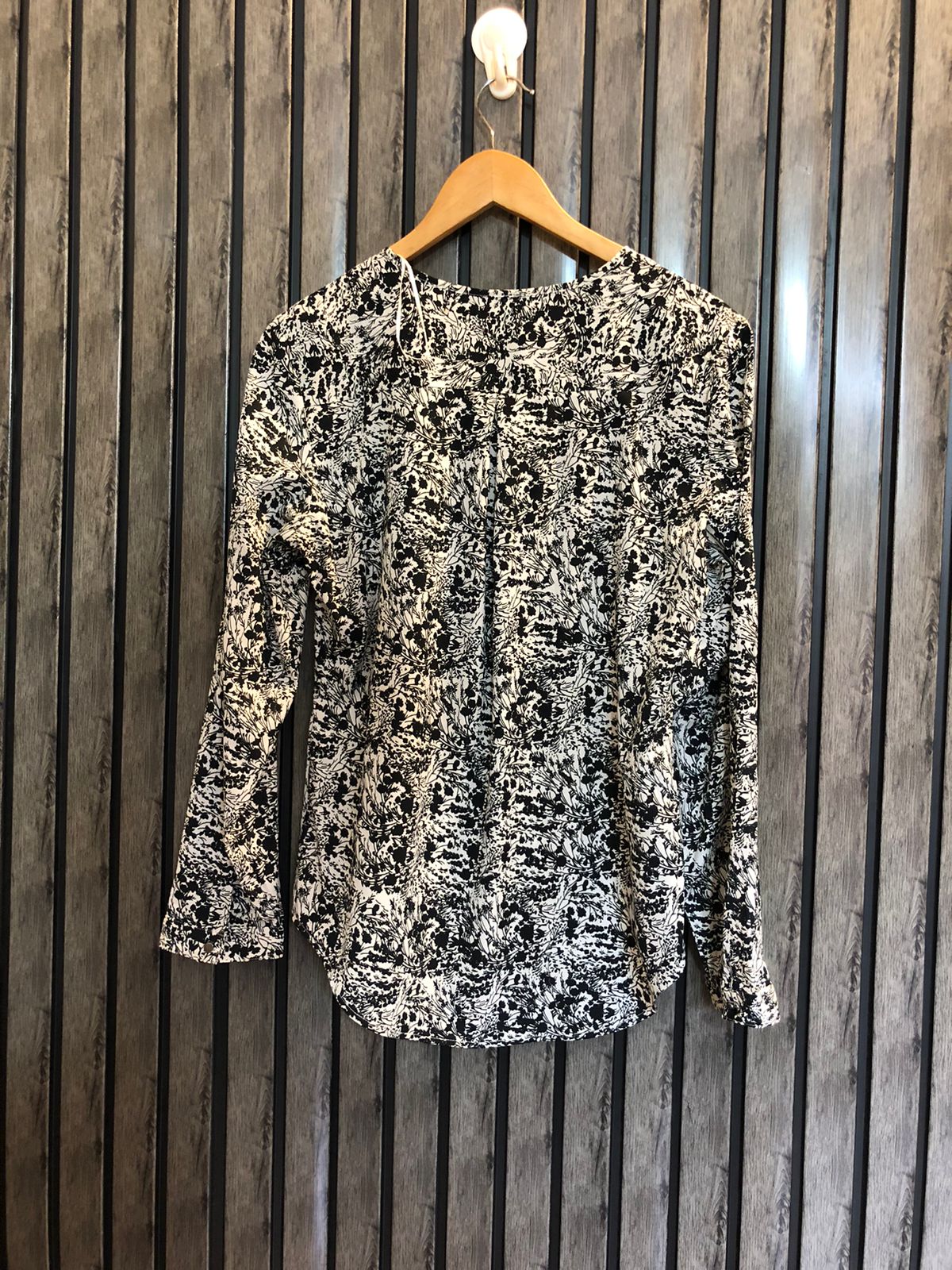 Chest 17  Lenght 23 to 24  Fabric silk Stylish Western Wear Full Sleeve Top
