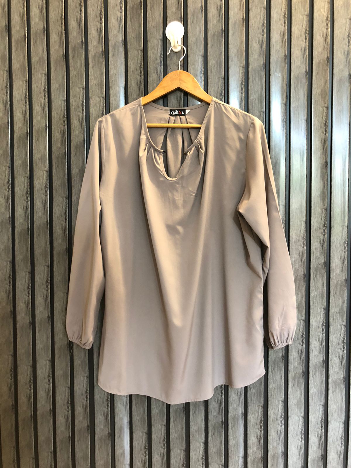 Chest 23  Lenght 28  Fabric silk Casual Chic Women's Long Sleeve Top
