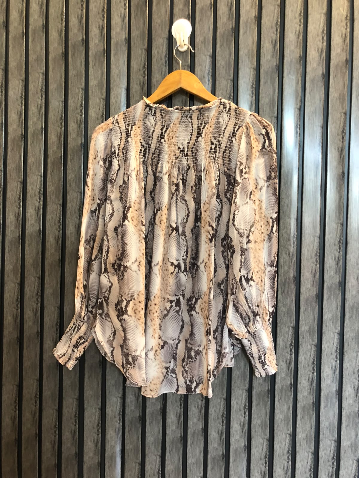 Chest 21  Length 24 To 26  Fabric Chiffon Casual Western Full Sleeve Top