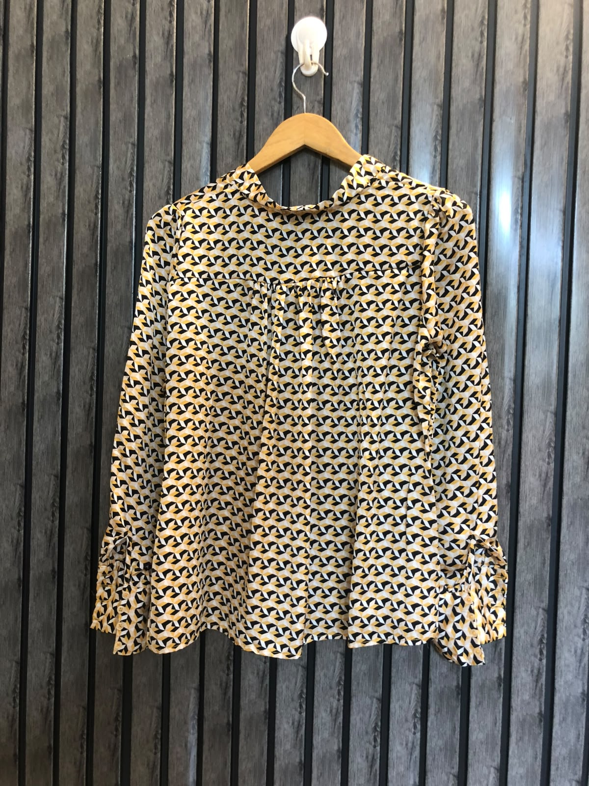 Chest 19  Length 23  Fabric Silk Comfortable Full Sleeve Top