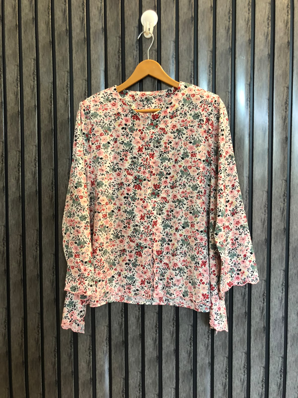 Chest 19  Length 23  Fabric Silk Long Sleeve Western Top