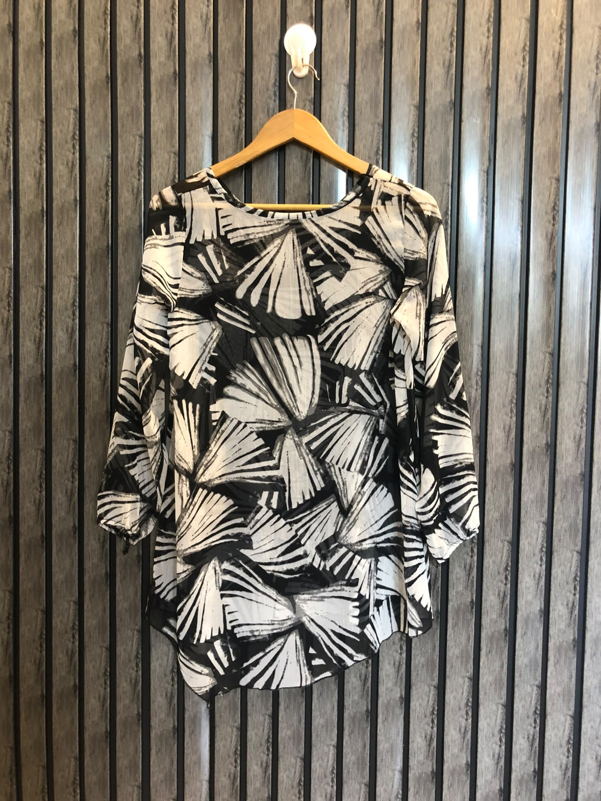 Chest 17  Length 28  Fabric Chiffon Modern Ladies Full Sleeve Top