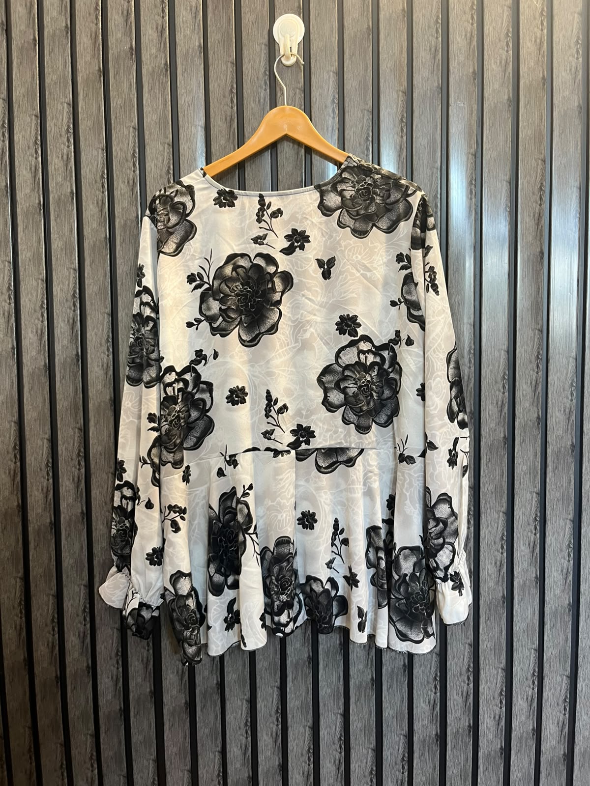 Chest 21  Length 26  Fabric Silk Stylish Long Sleeve Top