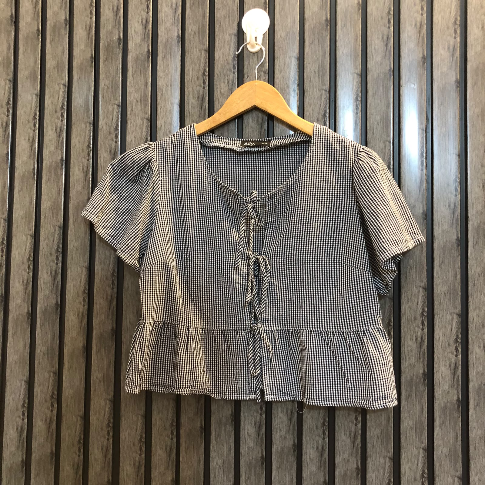 Chest 18  Length 16  Fabric Cotton Western Crop Top