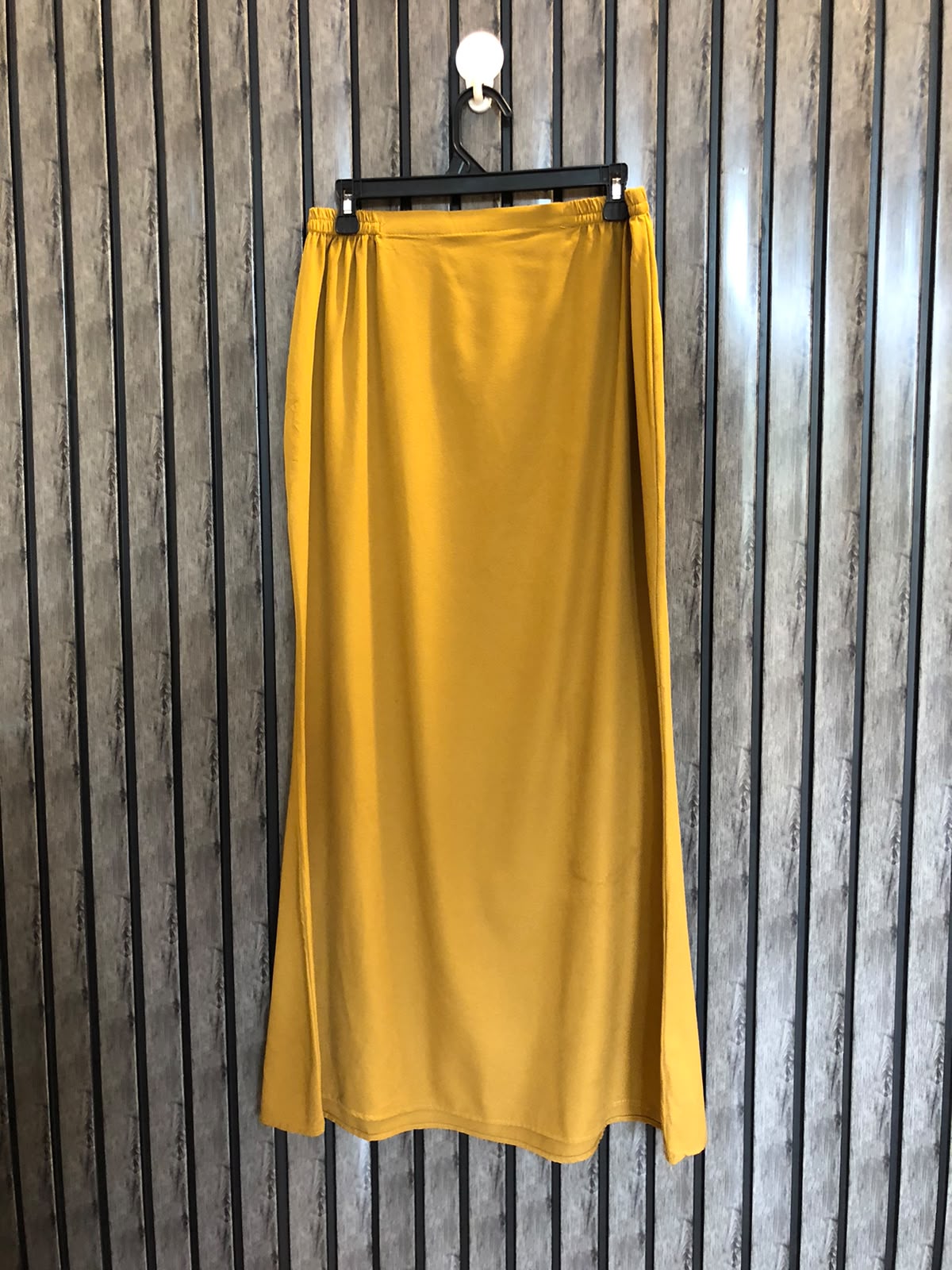 waist 32  Length 39  Fabric silk Trendy Women's Branded Skirts Collection