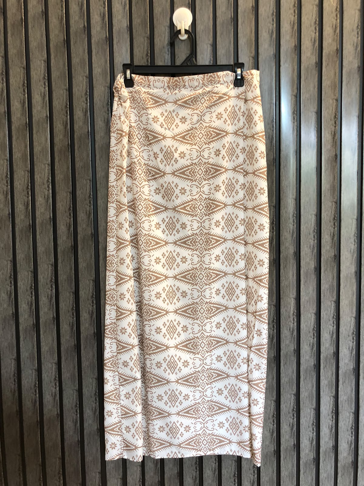 waist 34  Length 38  Fabric silk Chic & Elegant Women's Branded Skirts