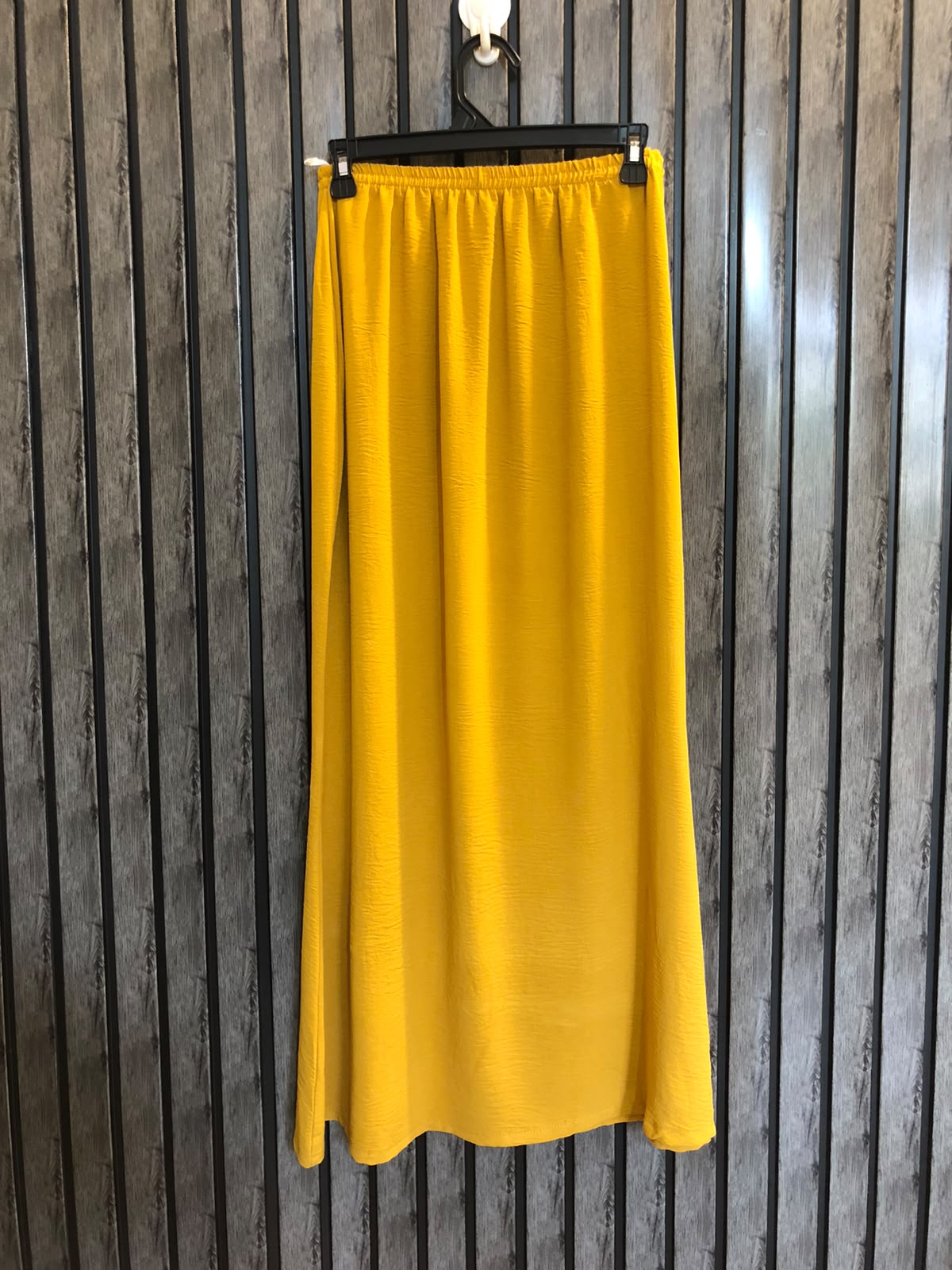 waist 32  Length 37  Fabric silk Exclusive Western Fashion Skirts