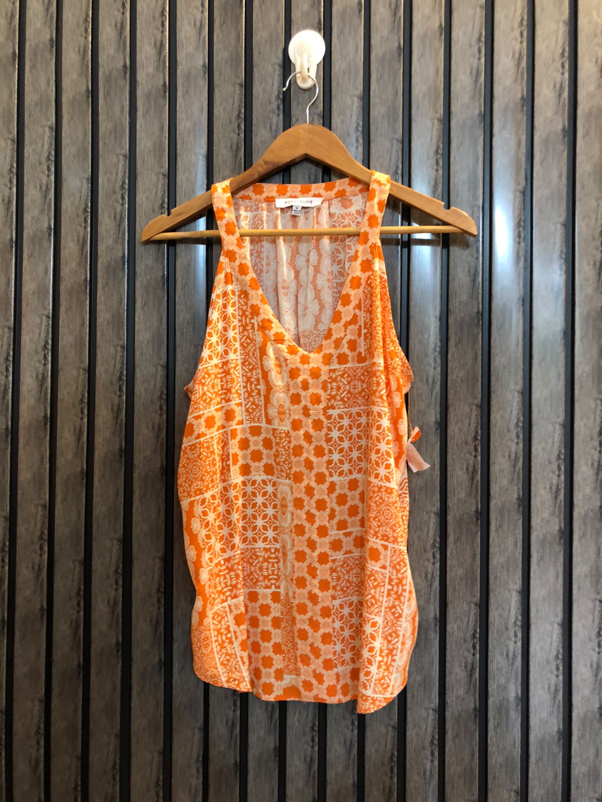 Chest 19  Lenght 24  Fabric linen Fashionable Sleeveless Tops for Ladies