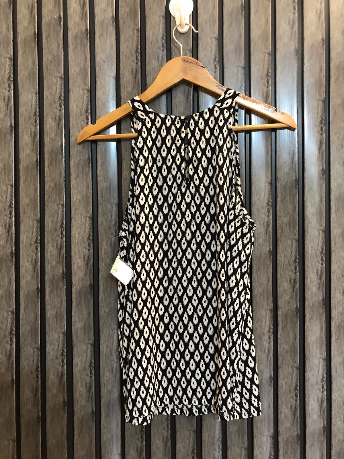 Chest 18  Lenght 24  fabric linen Comfortable Women's Sleeveless Wear