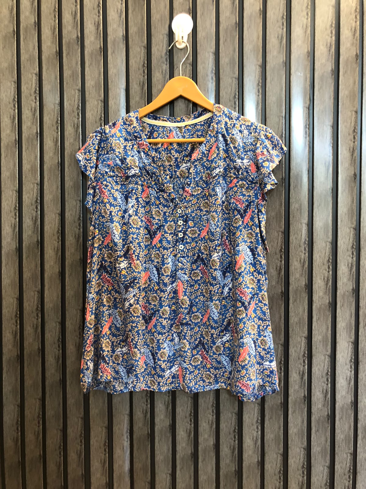 Chest 24  Lenght 23 to 24  fabric linen Western Fashion Sleeveless Tops