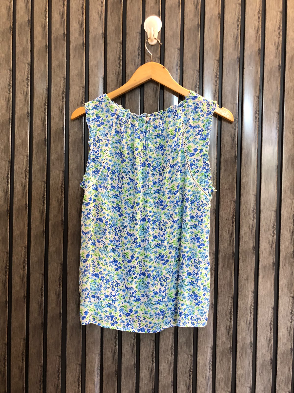 Chest 19  Lenght 22  fabric linen Branded Ladies Fashion Tops
