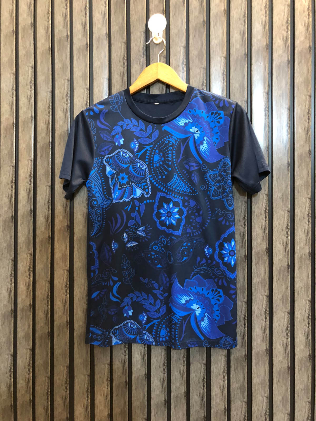 Chest 18  Lenght 24 Everyday Western Branded Tees