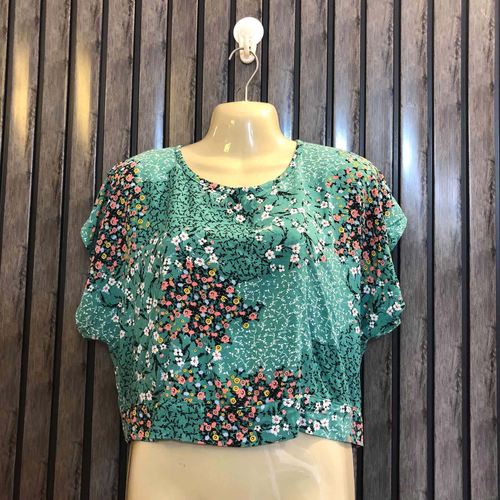 Chest 21  Lenght 15  Fabric linen Elegant Women's Crop Tops