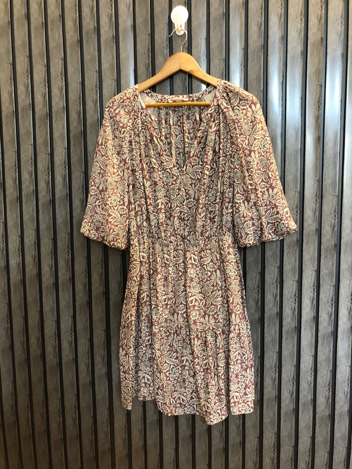 Chest 20  Lenght 34  Fabric chiffon Trendy Women's Long Tops