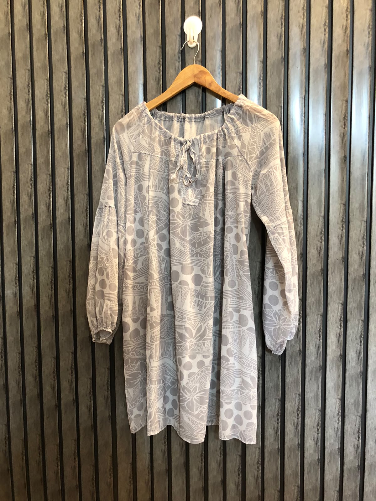 Chest 21  Lenght 33  Fabric chiffon  Fashion Long Tops for Women
