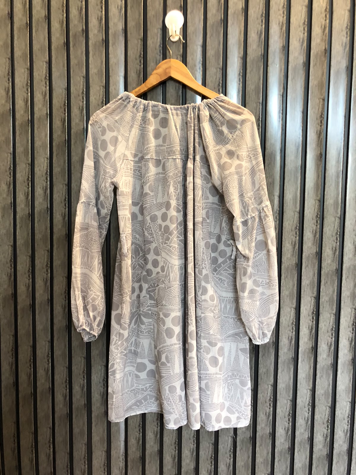 Chest 21  Lenght 33  Fabric chiffon  Fashion Long Tops for Women