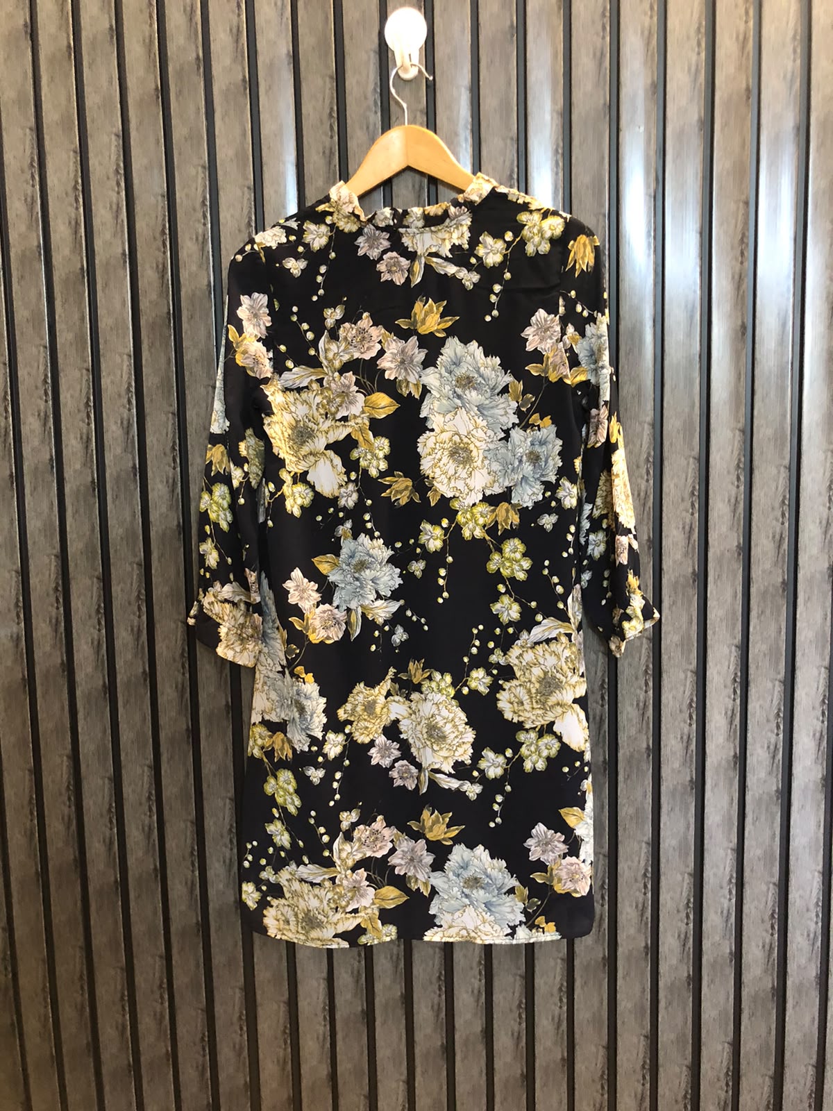 Chest 17  Lenght 33  Fabric silk Western Fashion Long Tops