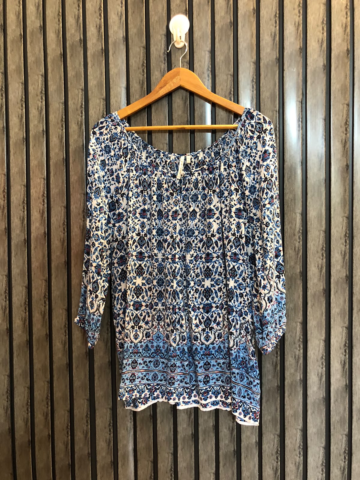Chest 22  Length 23  Fabric Linen Western Women's Full Sleeve Top