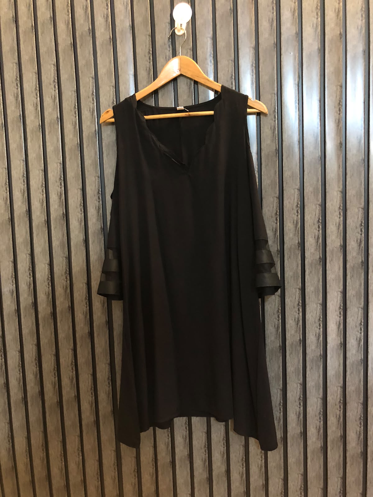 Chest 20  Length 33  Fabric Linen Elegant Women's Summer Top