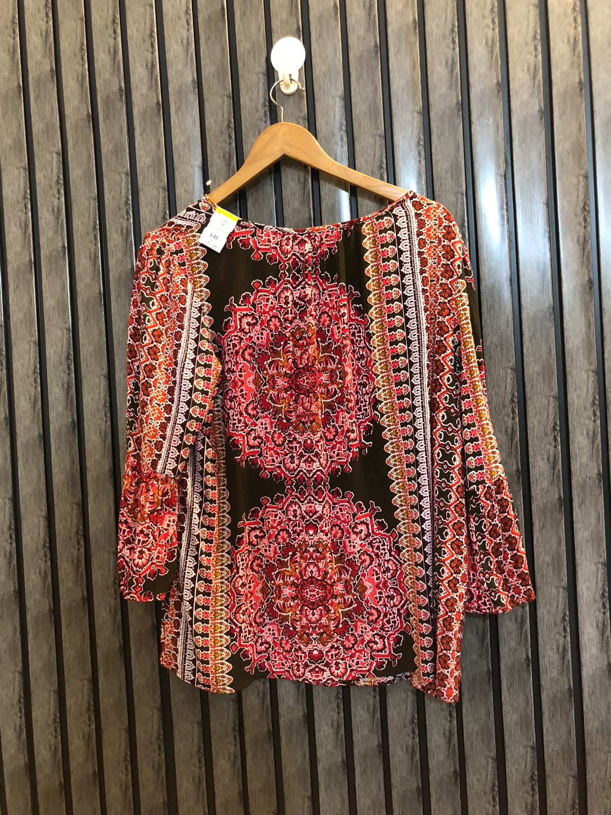 Chest 22  Length 26  Fabric Cotton Ladies Casual Full Sleeve Top