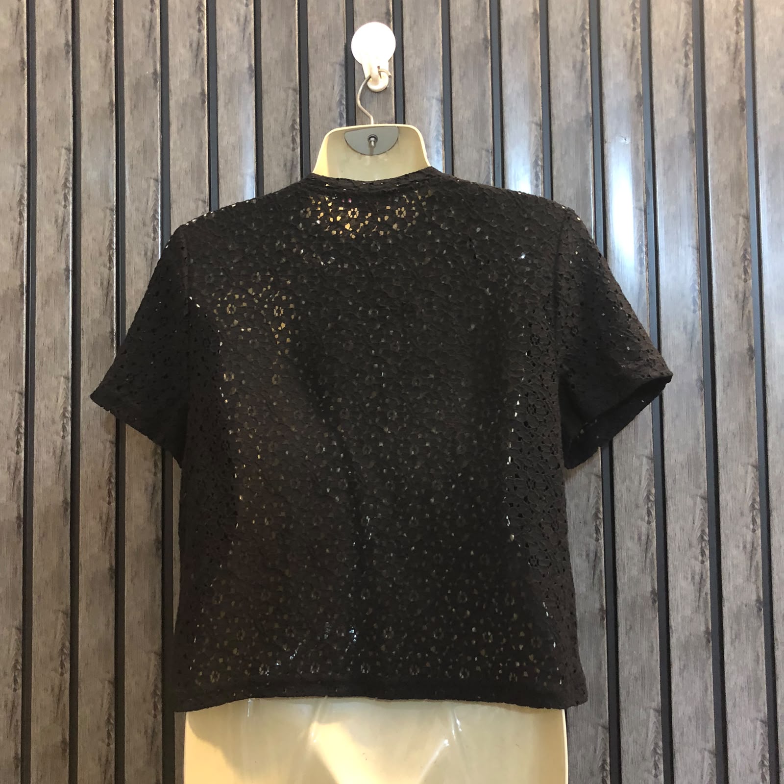 Chest 17  Length 15  Fabric net Women's Classic Crop Top