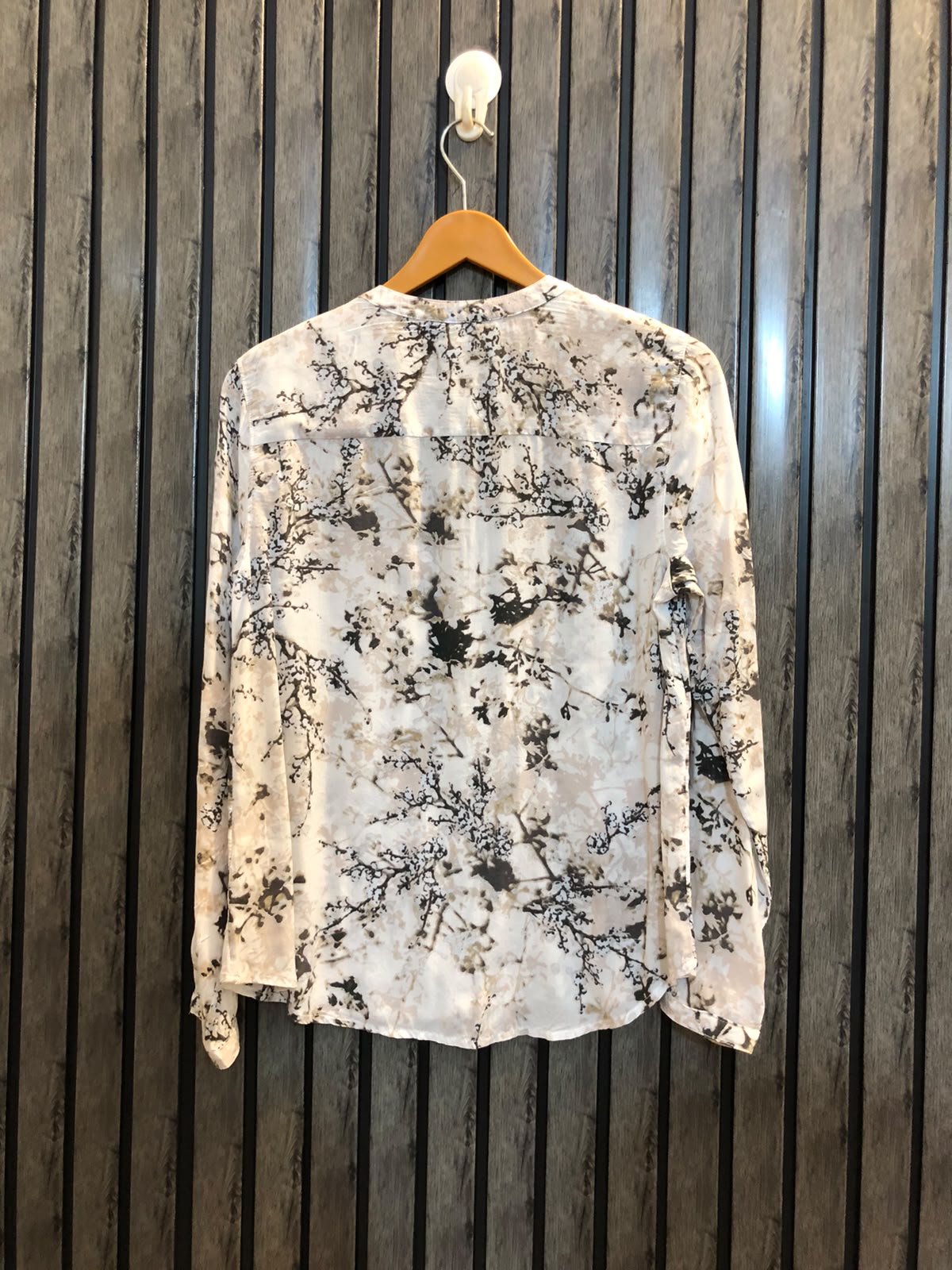 Chest 17  Length 23  Fabric linen Women's Classic Full Sleeve Top