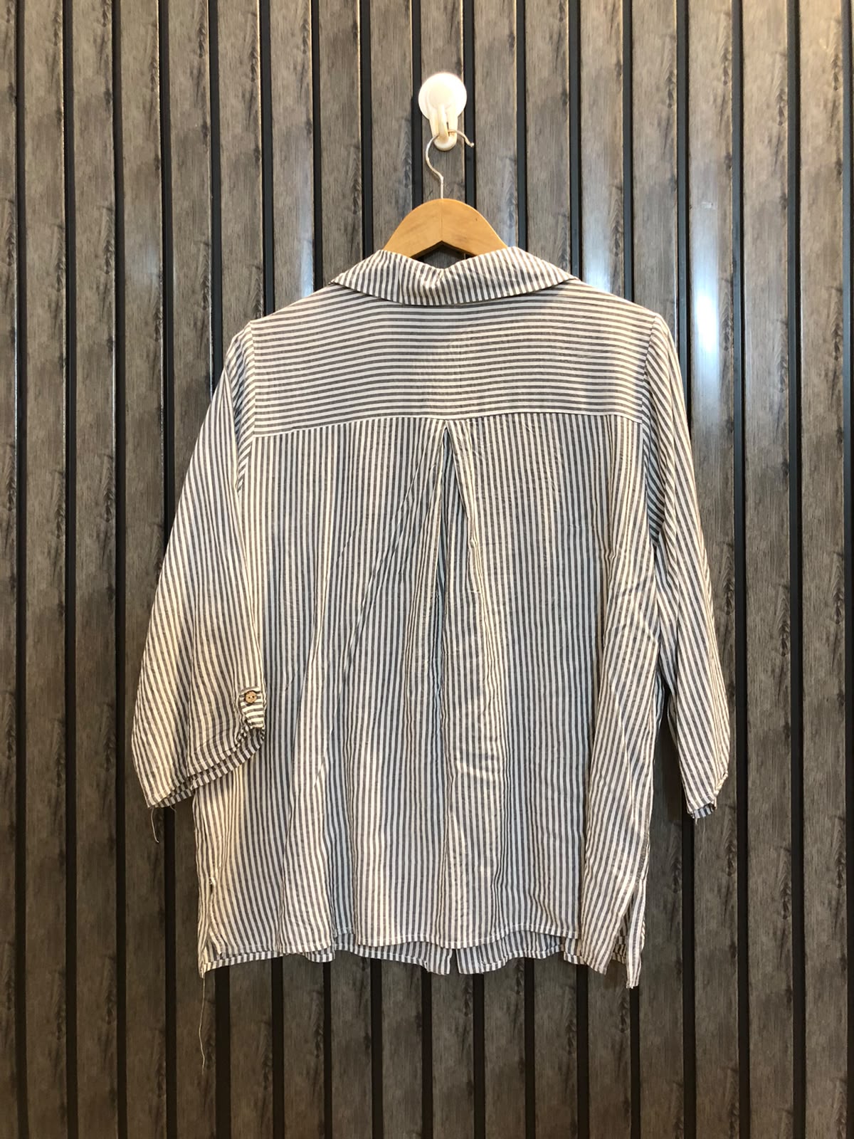 Chest 21  Length 24  Fabric linen Women's Modern Full Sleeve Top