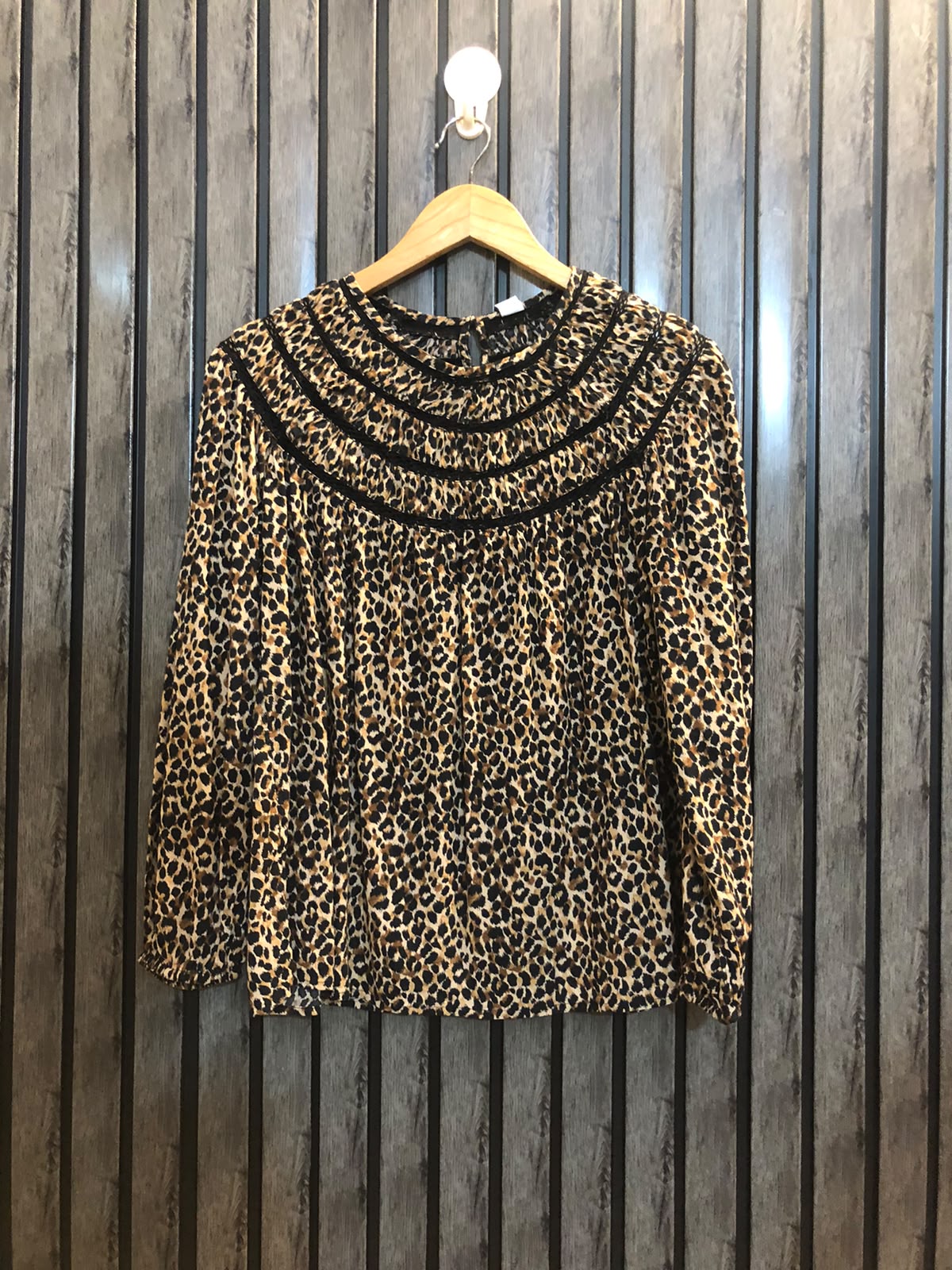 Chest 18  Length 22  Fabric linen Women's Modern Fashion Top