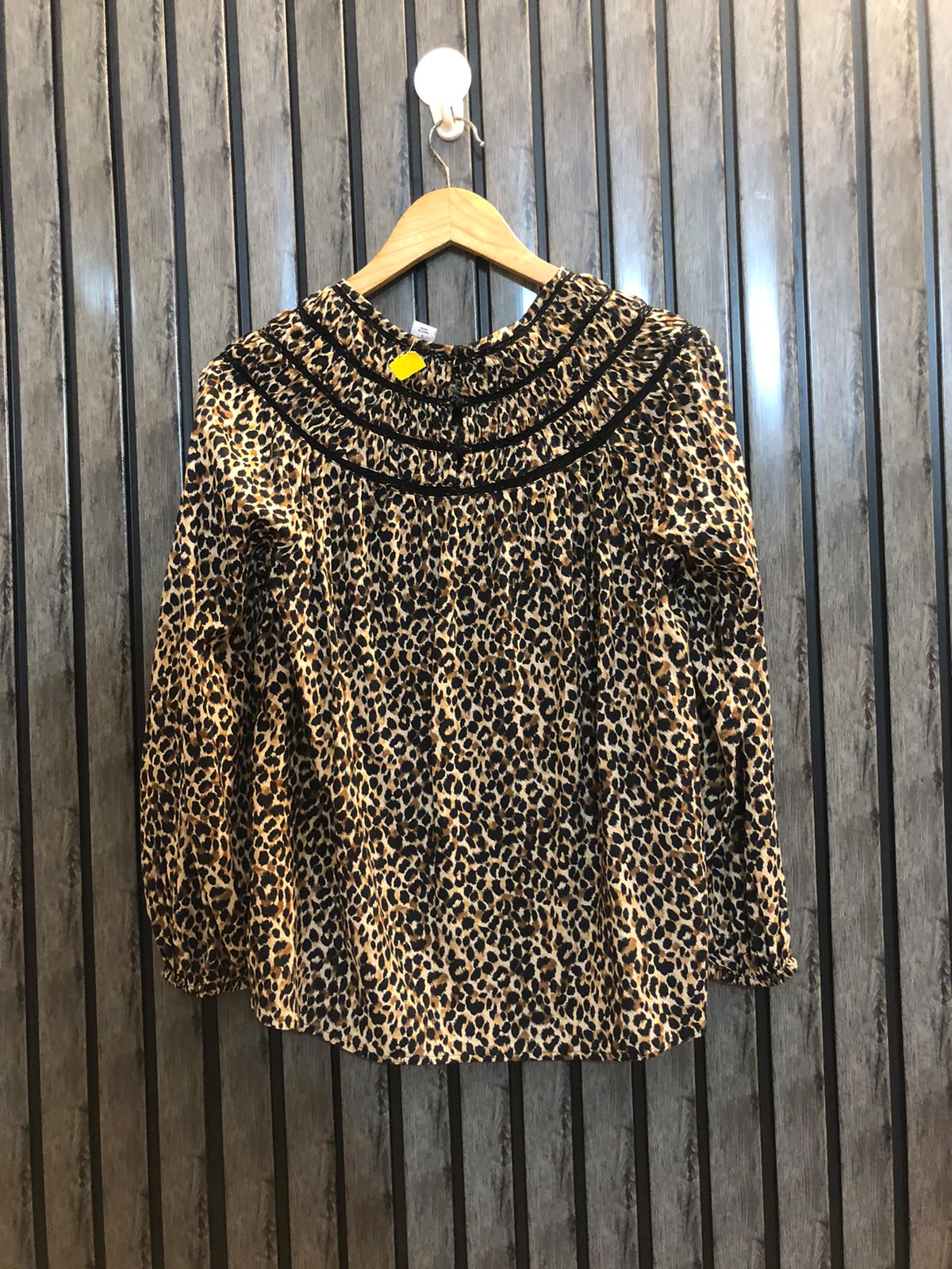 Chest 18  Length 22  Fabric linen Women's Modern Fashion Top