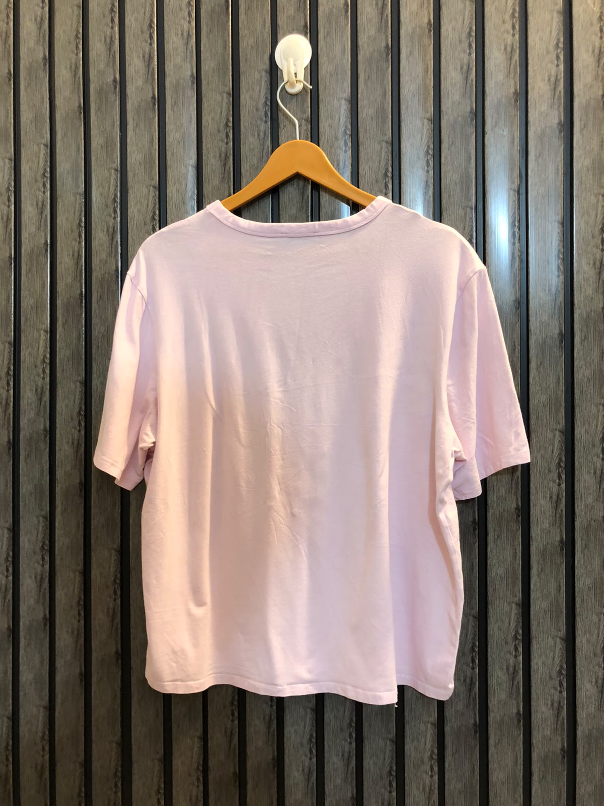 Chest 22  Length 23 Women's Signature T-Shirt