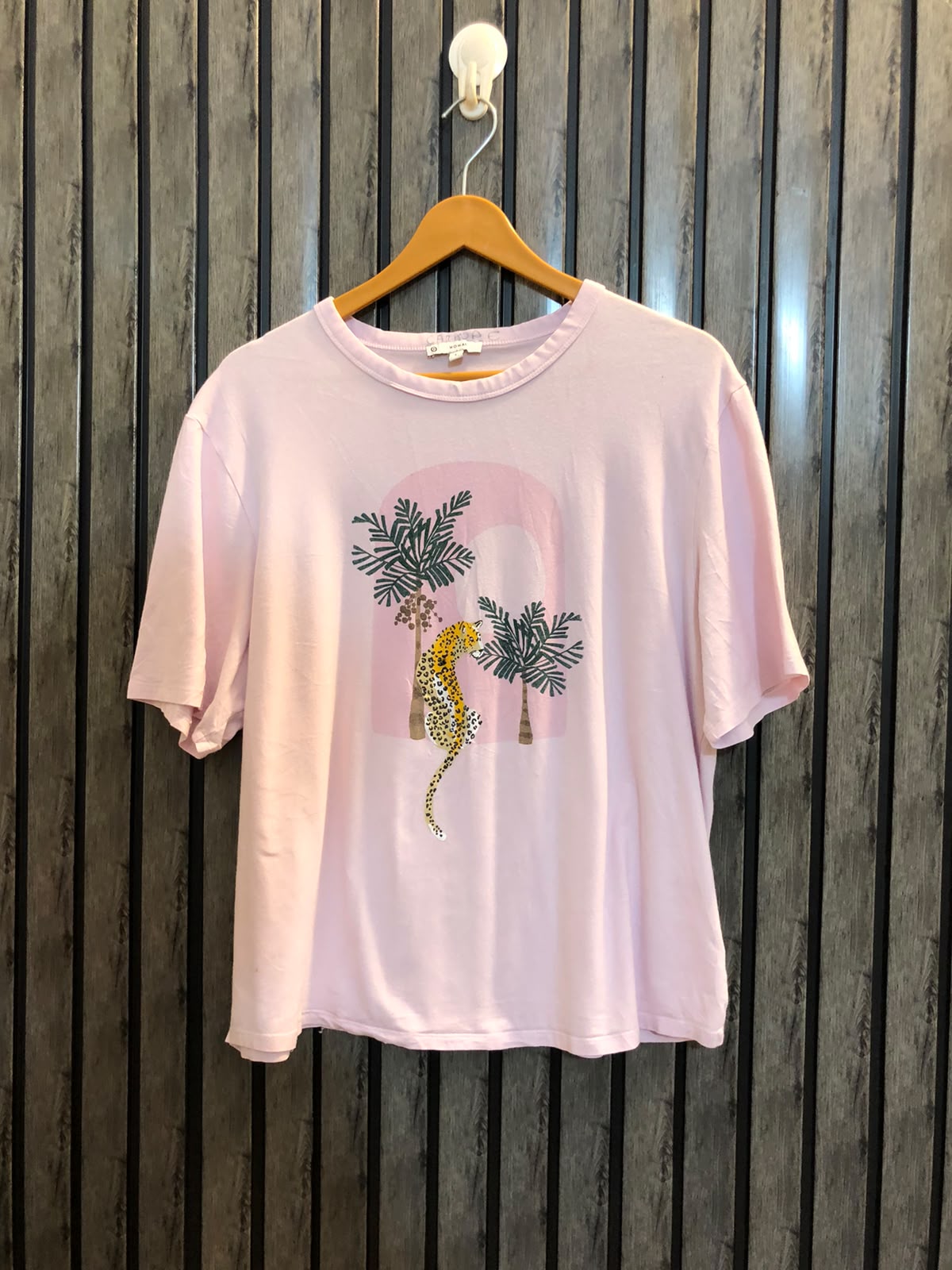 Chest 22  Length 23 Women's Signature T-Shirt