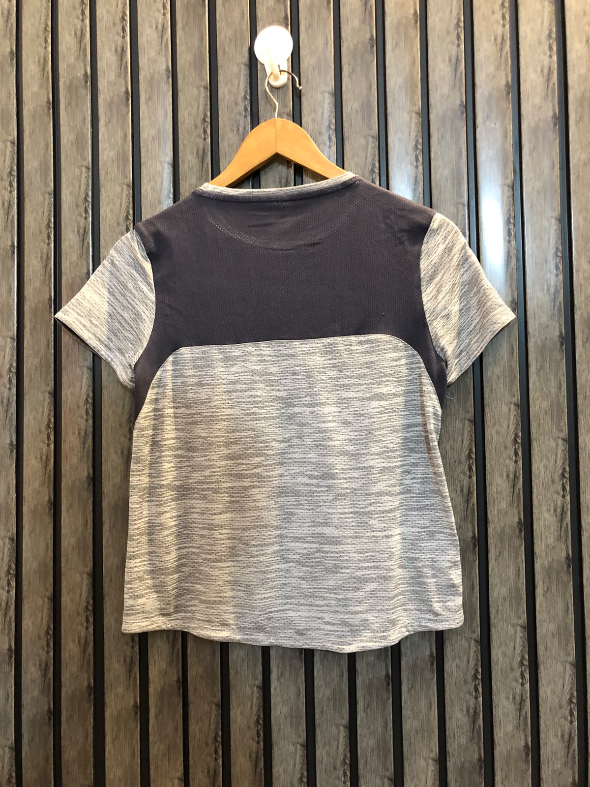 Chest 17  Length 19 Women's Trendy T-Shirt