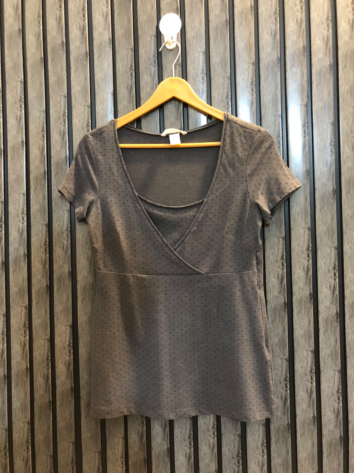 Chest 18  Length 23 Women's Modern T-Shirt